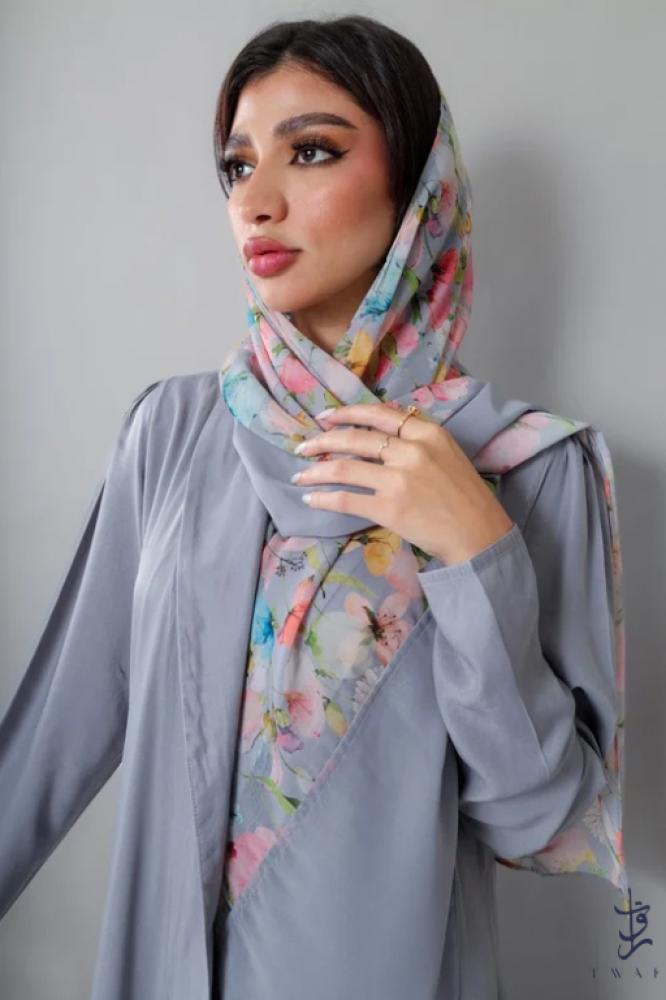 عباية رمادية