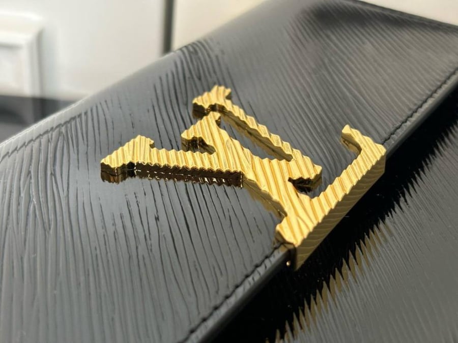 Louis Vuitton Pochette Louise Chain — شنطة لويس فويتون