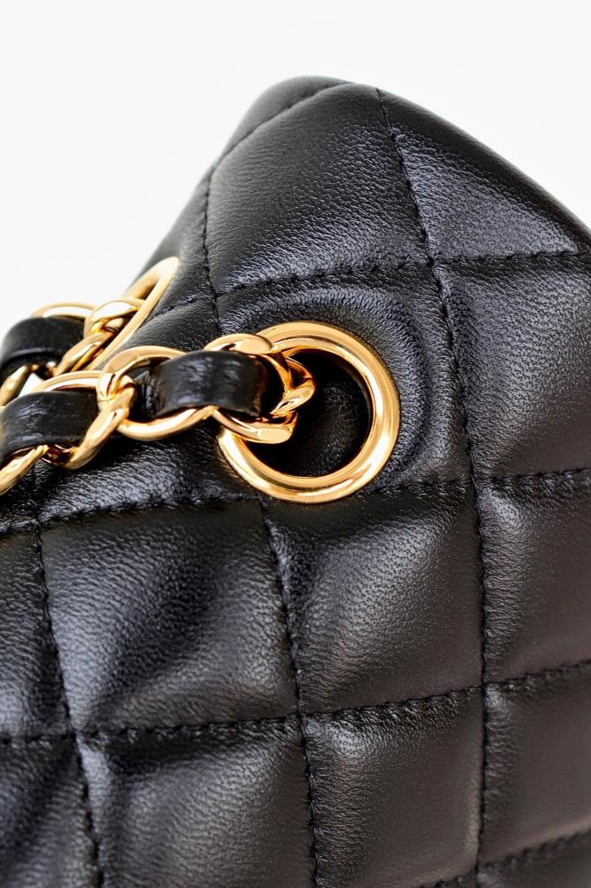 Classic Chanel 25 lampskin