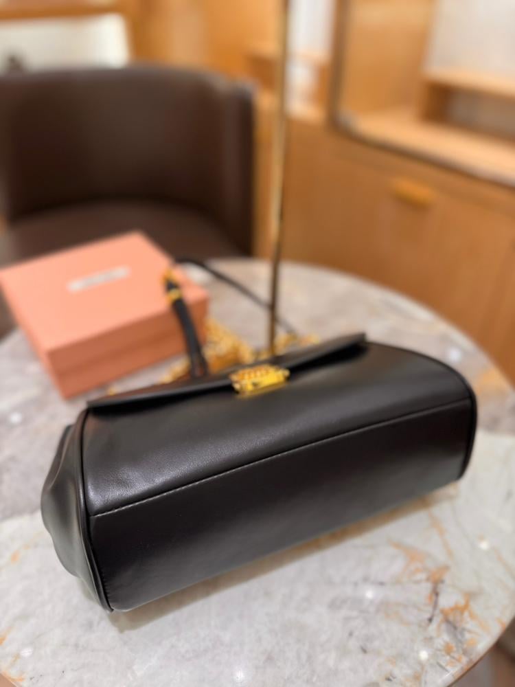 Leather shoulder bag
