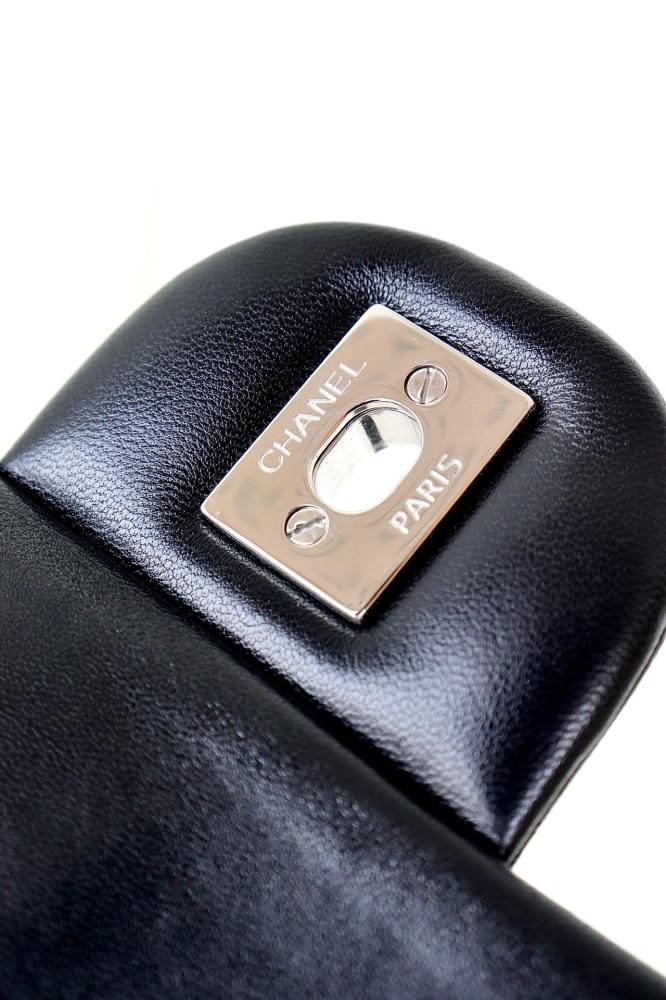 Classic Chanel 25 lampskin