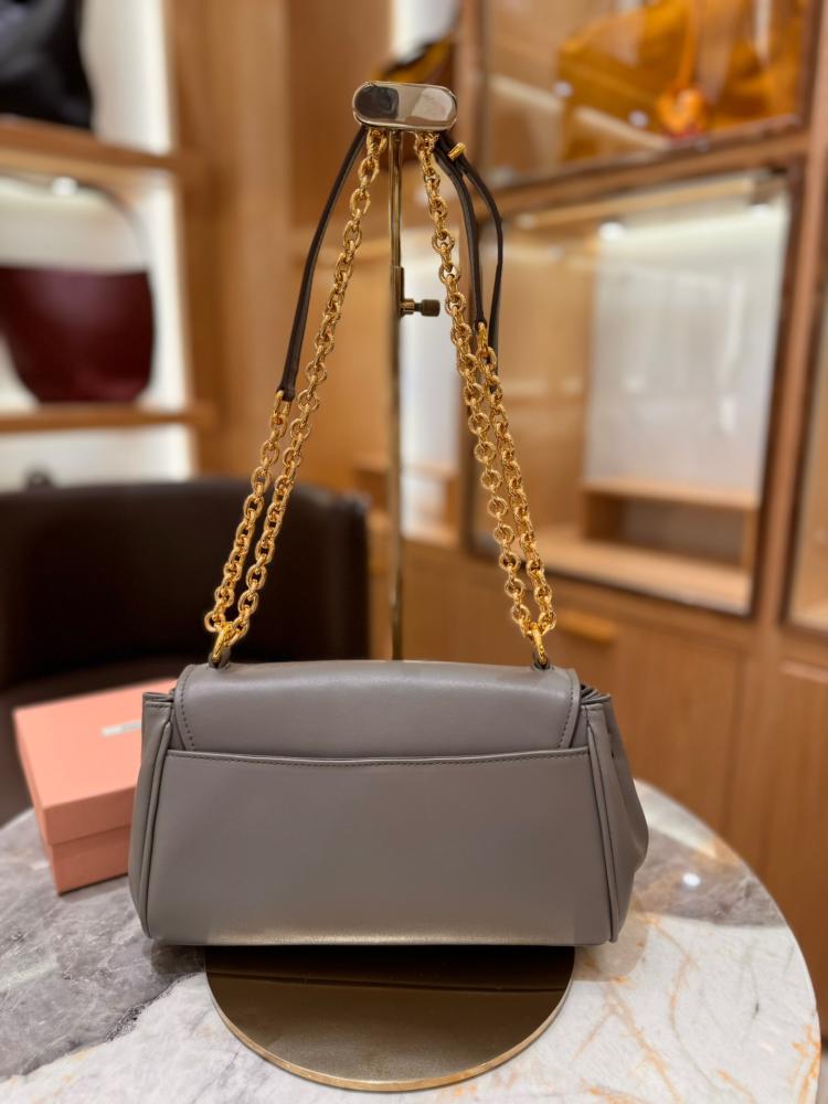 Leather shoulder bag