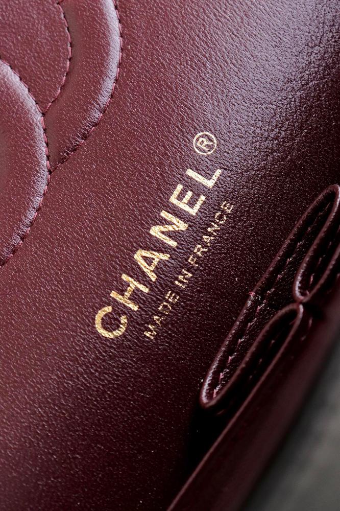 Classic Chanel 25 lampskin
