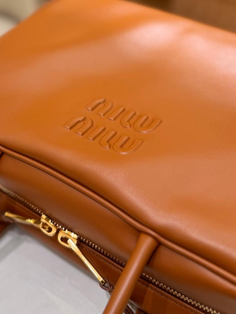Large Leather Beau