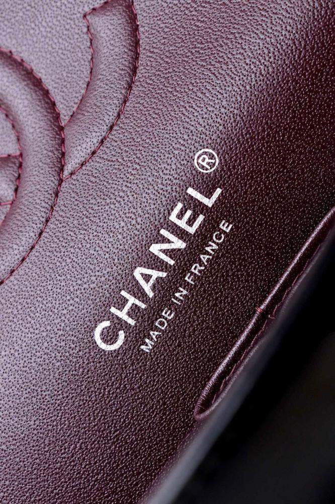 Classic Chanel 25 lampskin