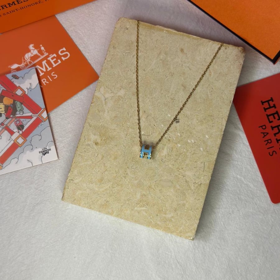 H Sky-colored necklace