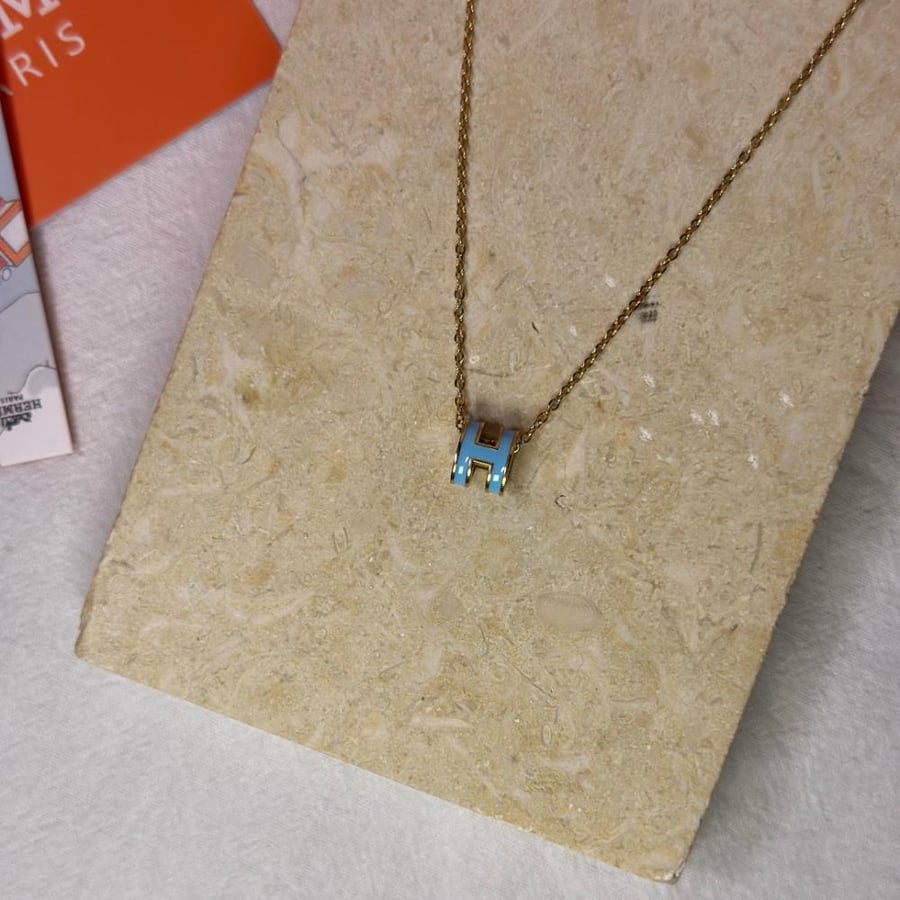 H Sky-colored necklace