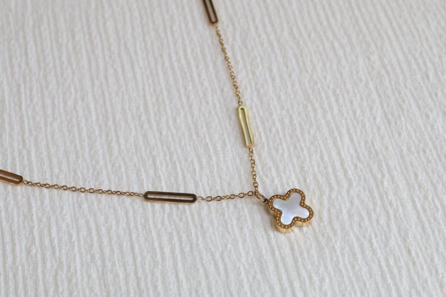 قلادة Stainless STEEL جانبين (اسود و ابيض)