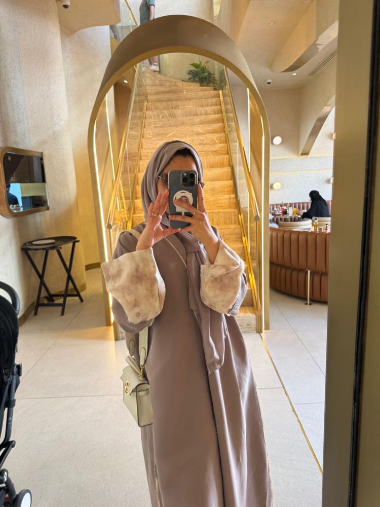 Distinctive summer abaya
