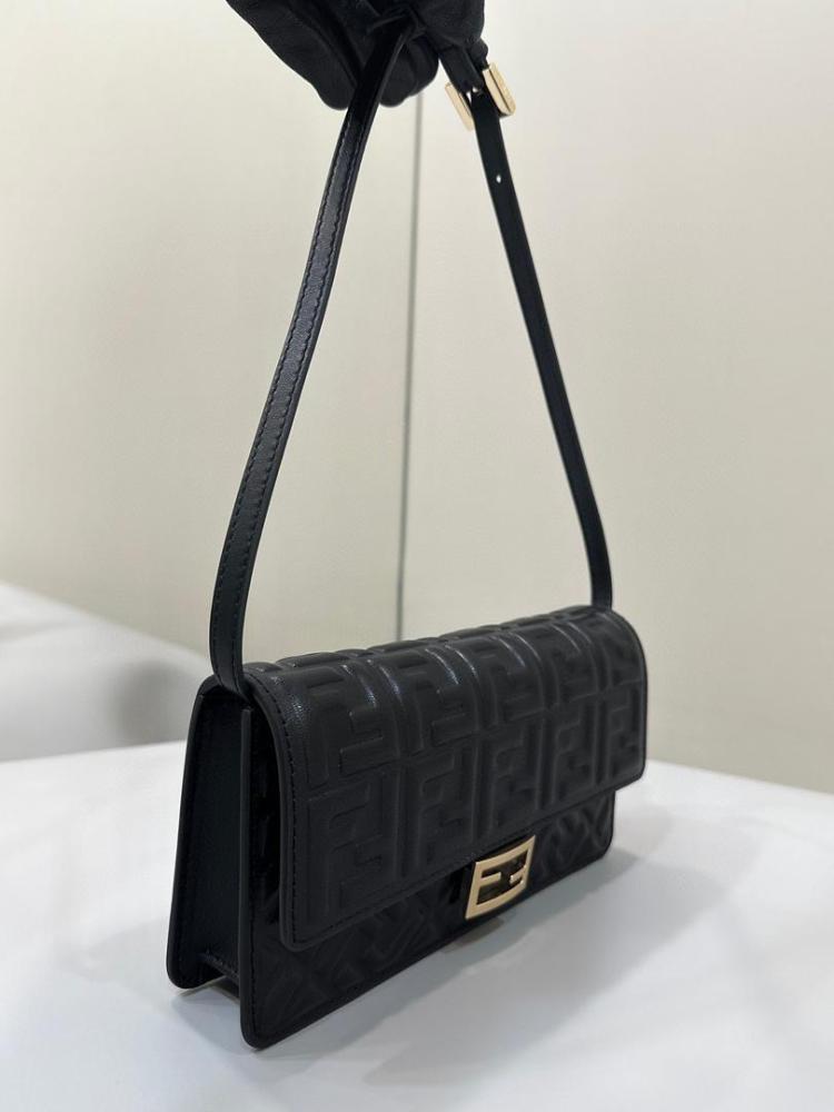 Baguette Wallet Fendi
