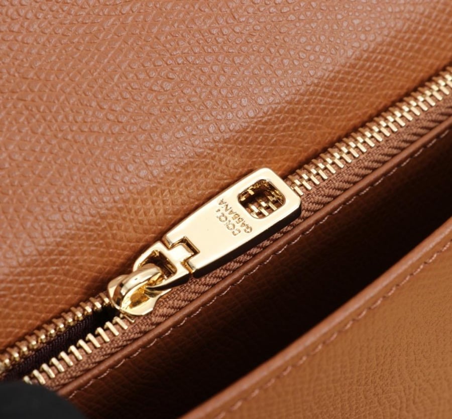 D&G mini wallet on chain