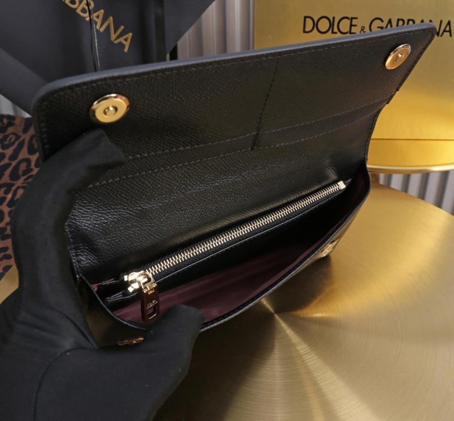 D&G mini wallet on chain