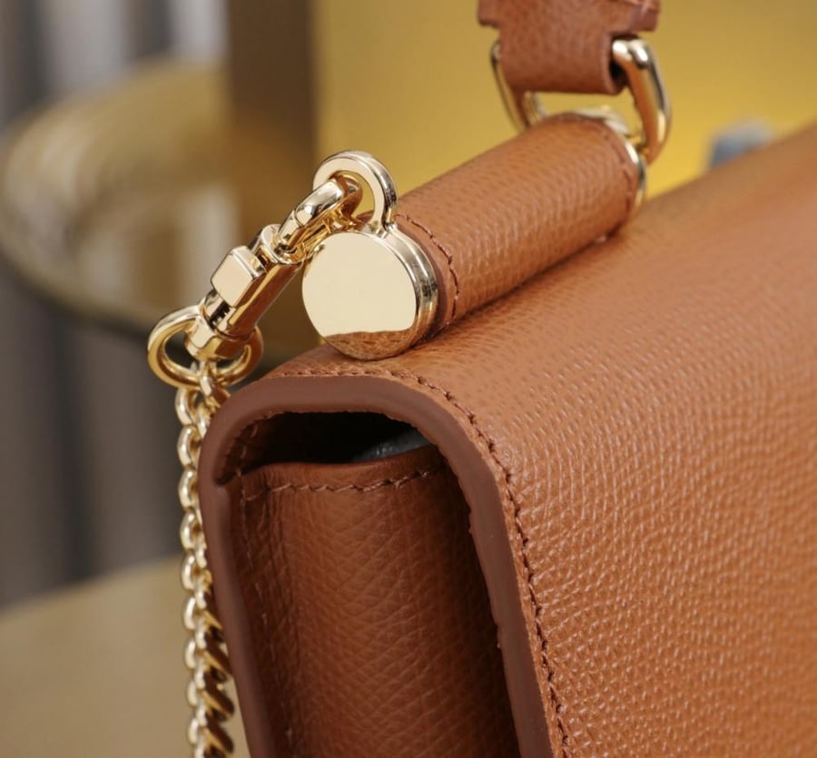 D&G mini wallet on chain