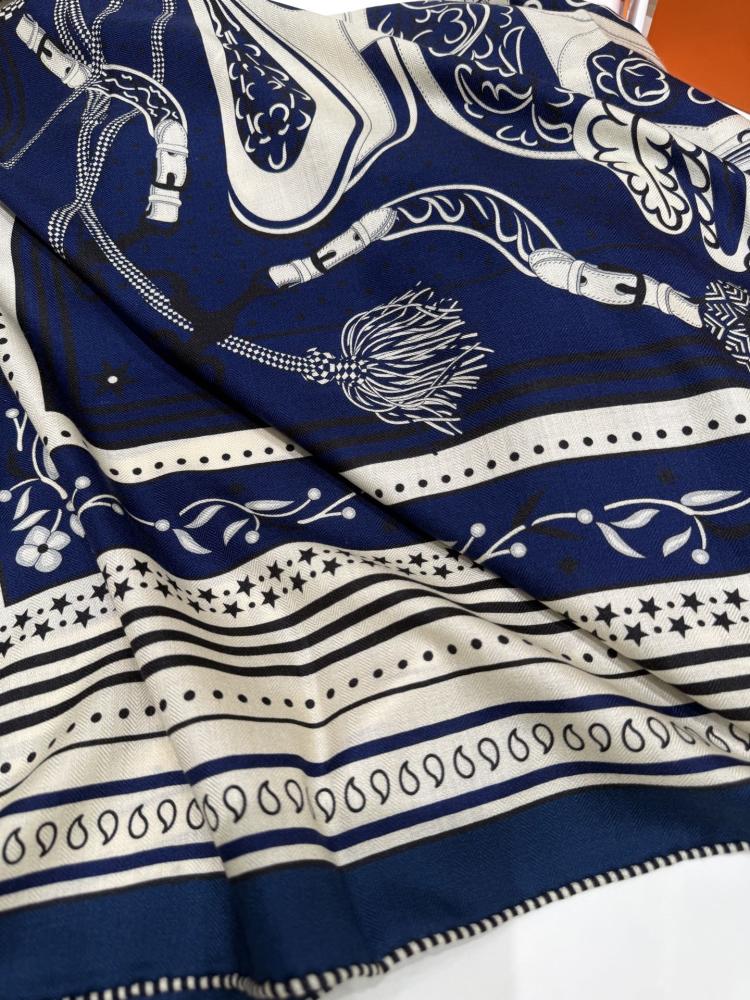 Festival des Amazones Bandana shawl 140