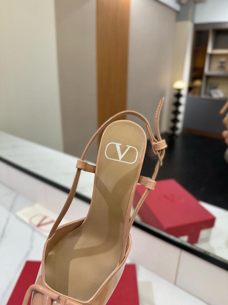 VLOGO SIGNATURE CALFSKIN SLINGBACK PUMP