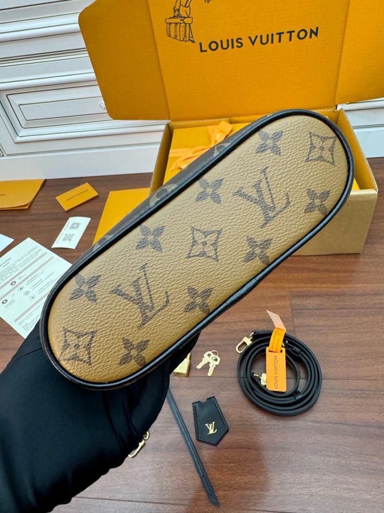 Vanity Chain Pouch
