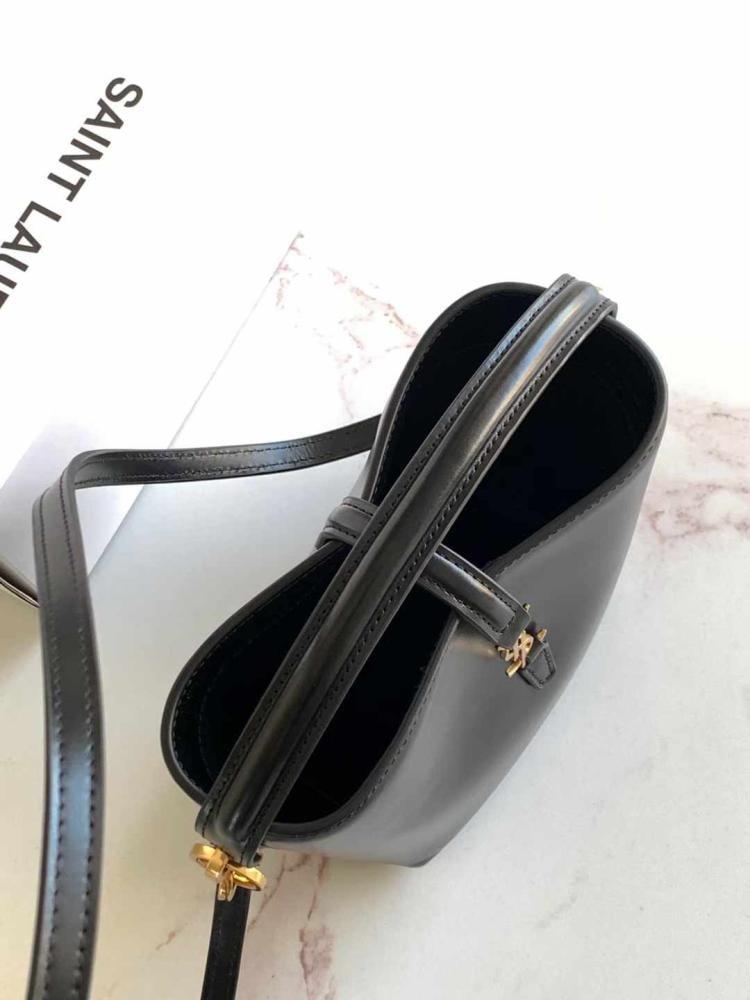 Le 37 mini leather bucket bag
