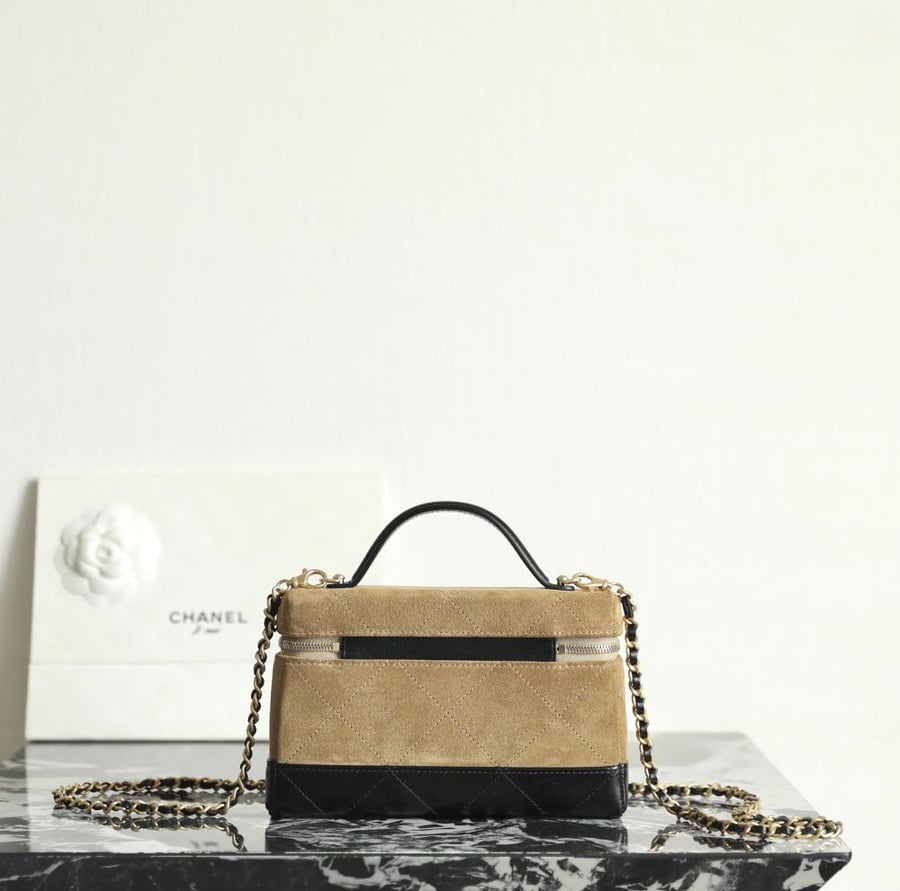Chanel Vanity With Chain