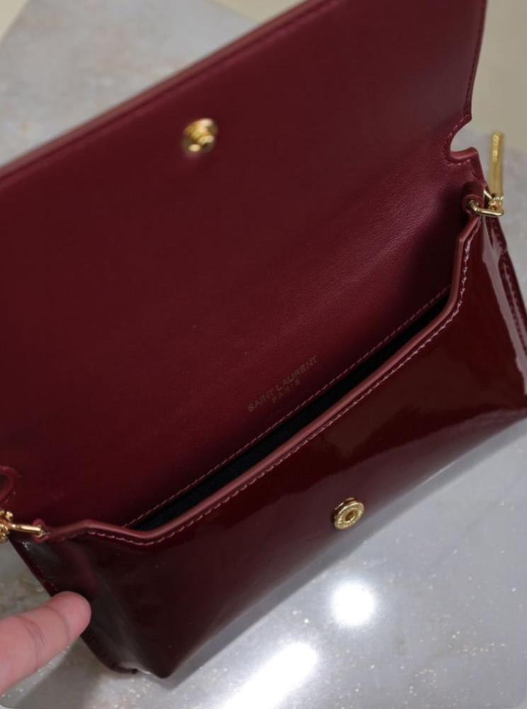 CASSANDRE PHONE HOLDER IN PATENT LEATHER