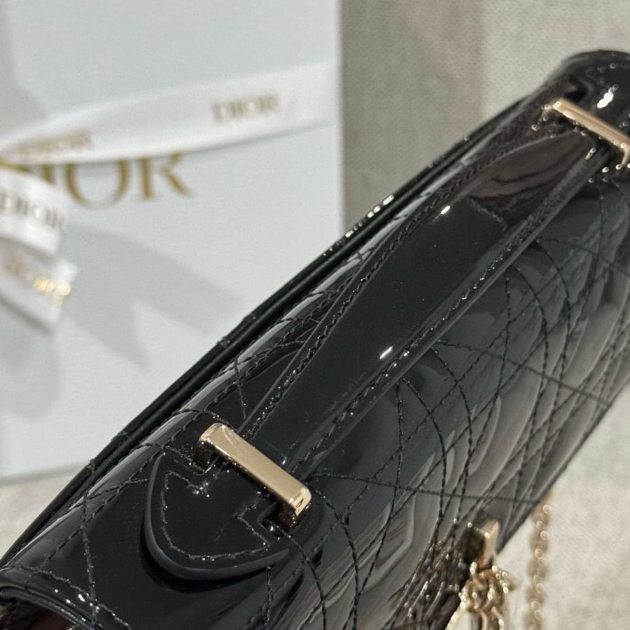 Lady dior clutch