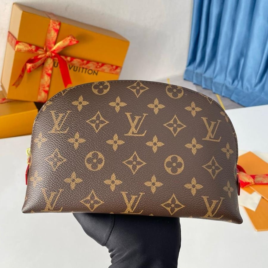 Make up bag lv