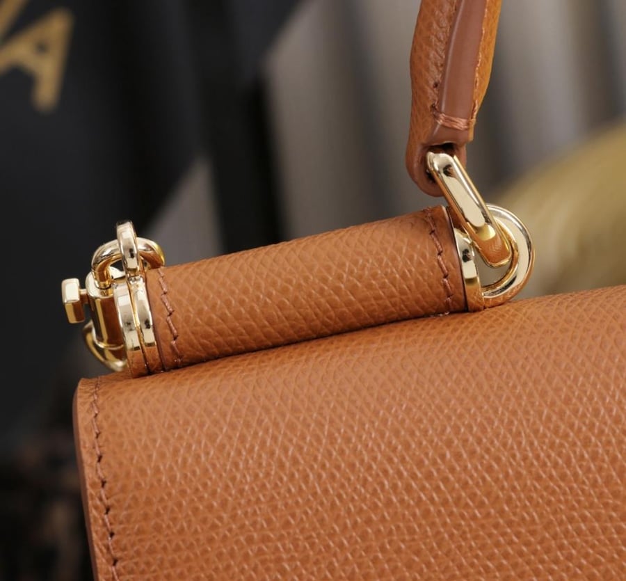 D&G mini wallet on chain