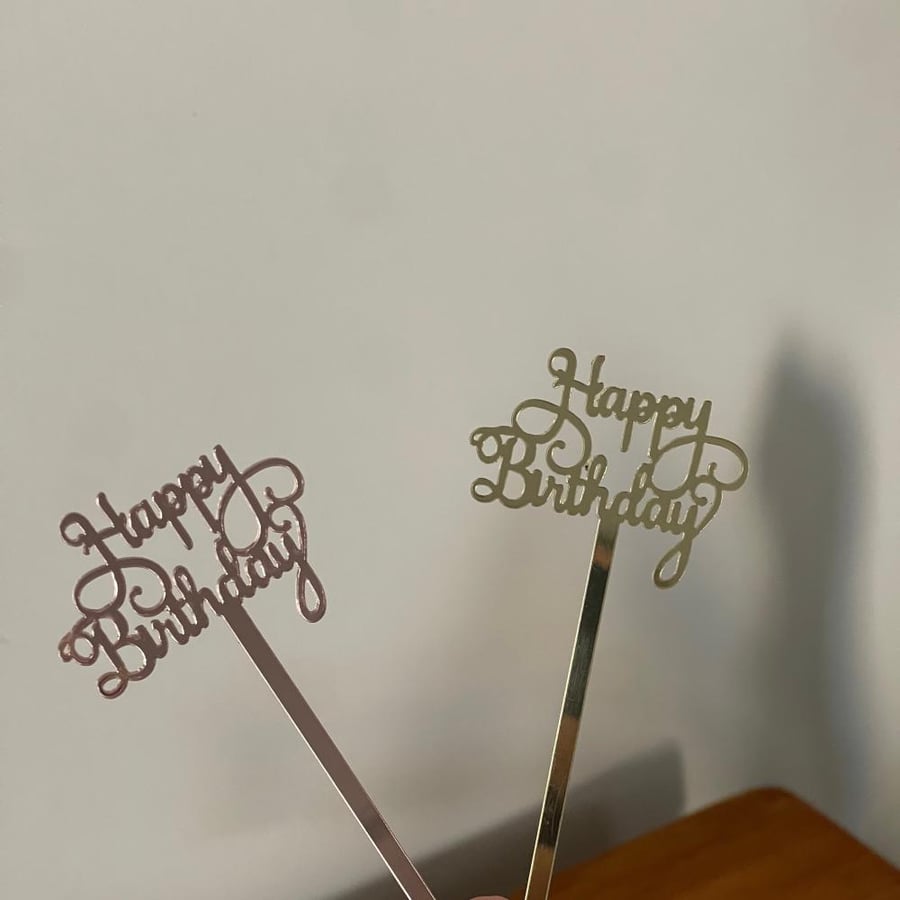 اضافة غريسة "Happy birthday" اختيار اللون عشوائي