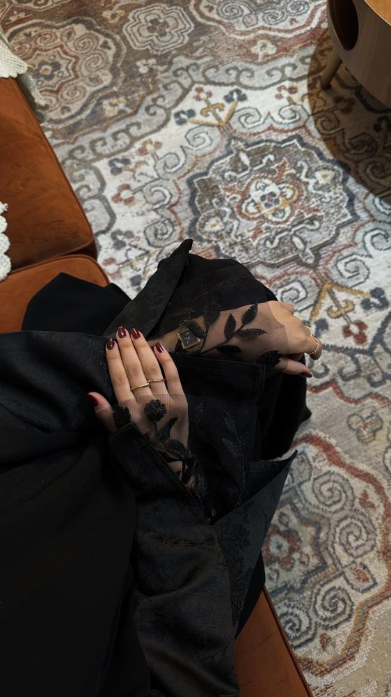 عباية سارة