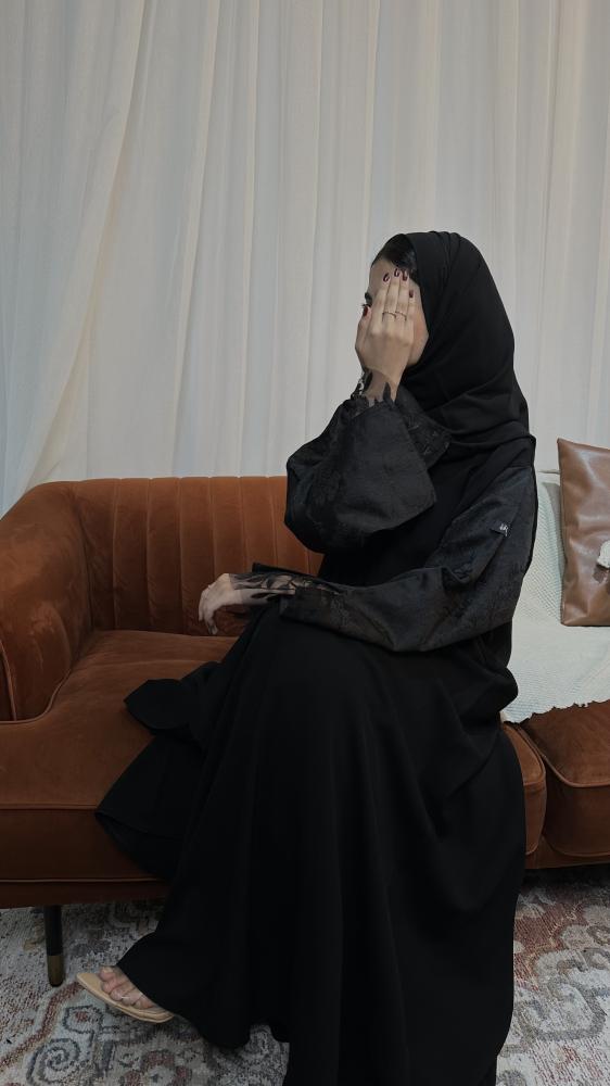عباية سارة