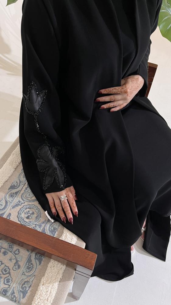 عباية دُنا