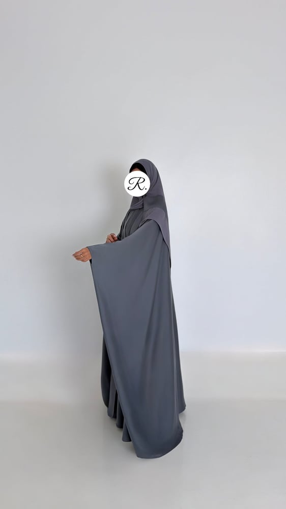 عباية رمادي فاتح