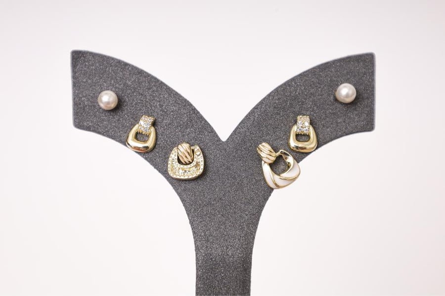 Elegant three-piece earrings set