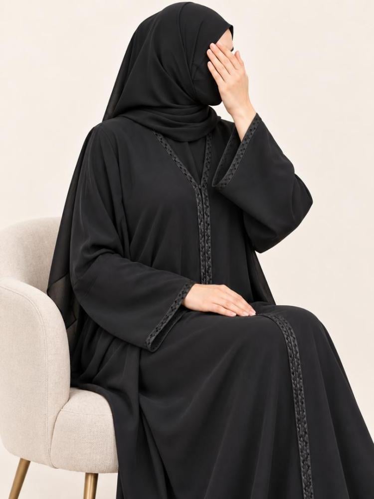 عباية نسائية بقماش إنترنت وقصة عادية بتطريز ناعم | لُجين
