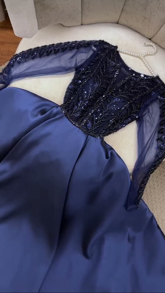 Dress (Adhari)