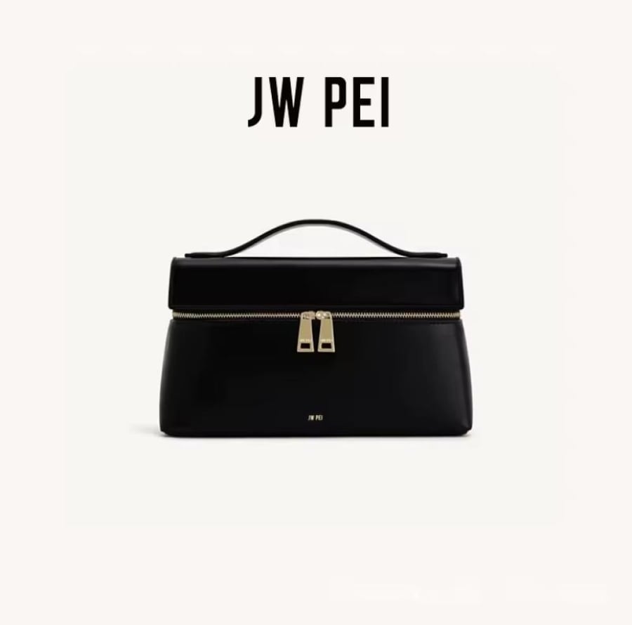 شنطة JW PEI اللون الأسود