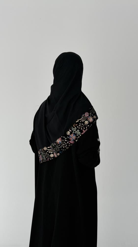 عباية رسمية ملونة - أناقة عصرية بإطلالة مميزة - عبايات خمائل