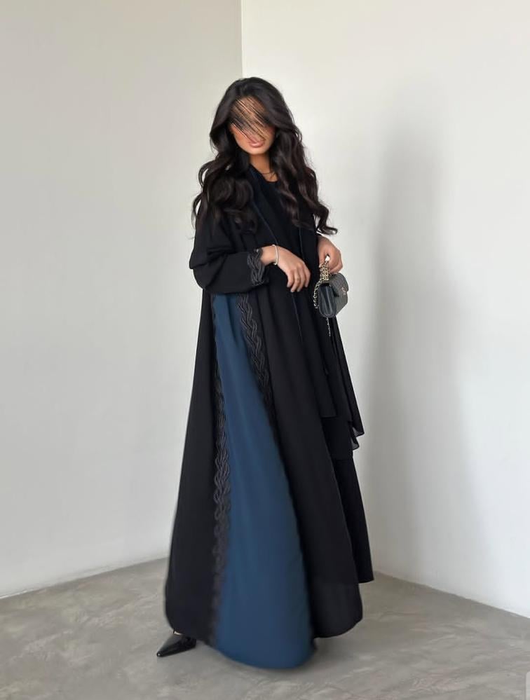عباية سجية  مريحة  لأجواء الصيف. تصميم أنيق بلمسات ناعمة