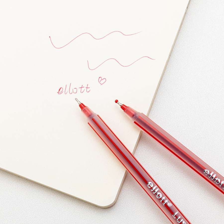 قلم حبر جاف 0.6 مم أحمر من Ellott Luva – كتابة دقيقة وناعمة