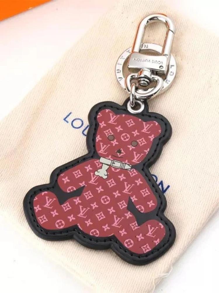 ميدالية LV للشنط