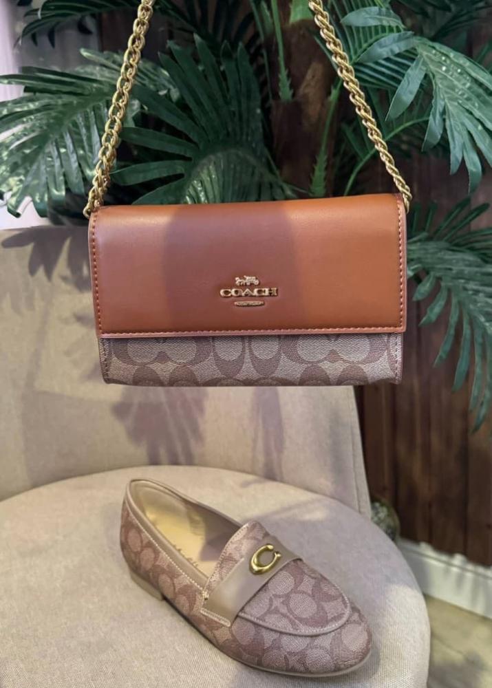 طقم COACH
