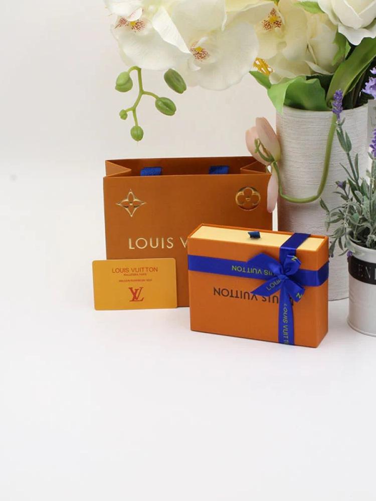 ميدالية مفاتيح lv