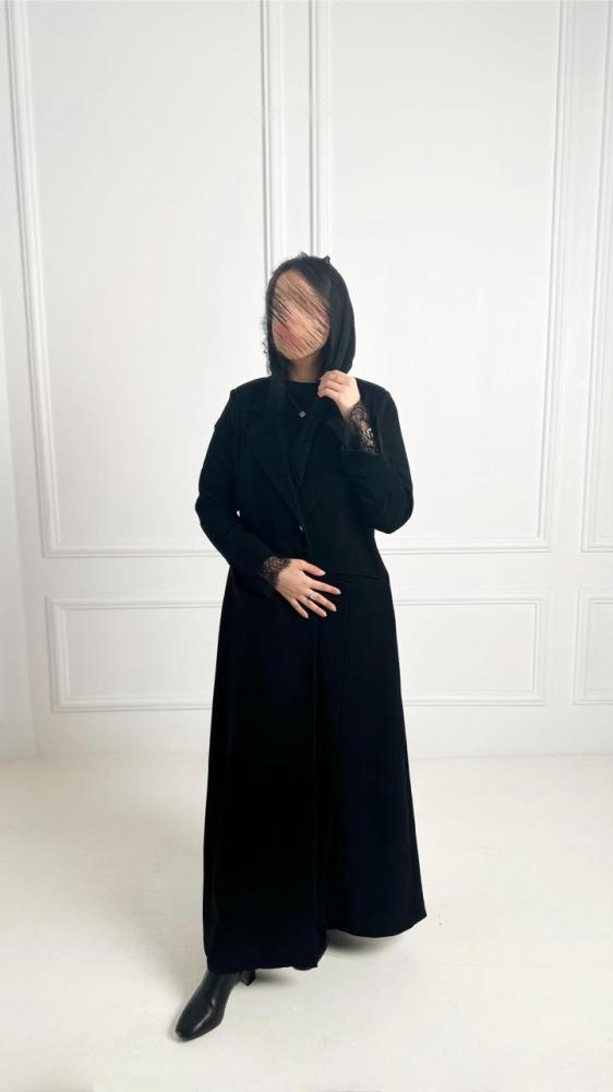 عباية من الكريب الفاخر مع الدانتيل .