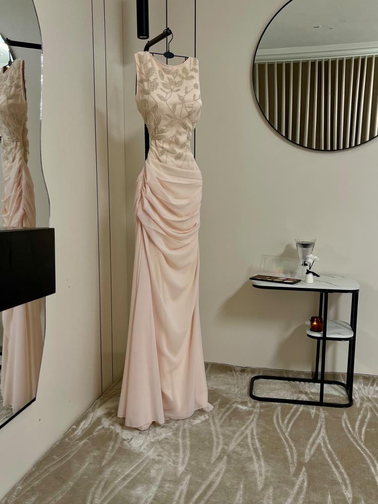 Chic chiffon dress in three colors
