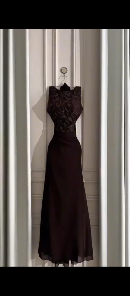 Chic chiffon dress in three colors