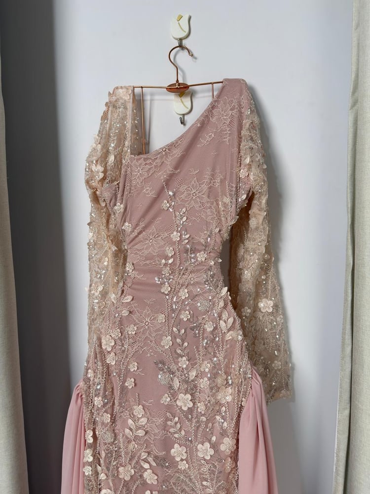Pink princess dress with a luxurious design