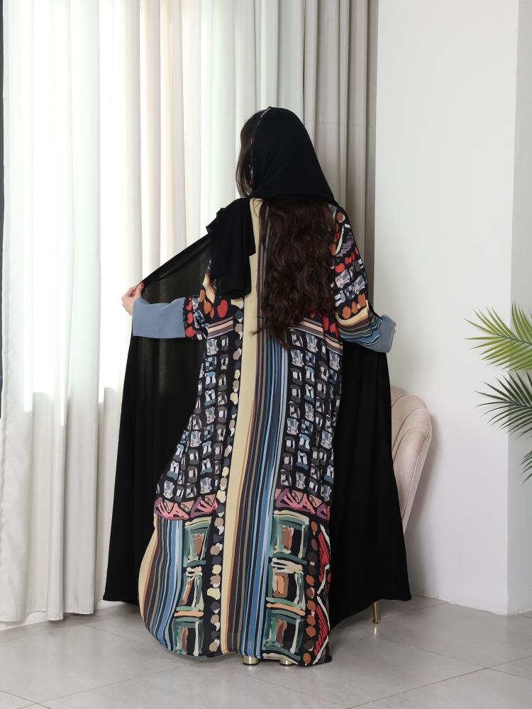 عباية كريب بلمسة فنية مطبوعة