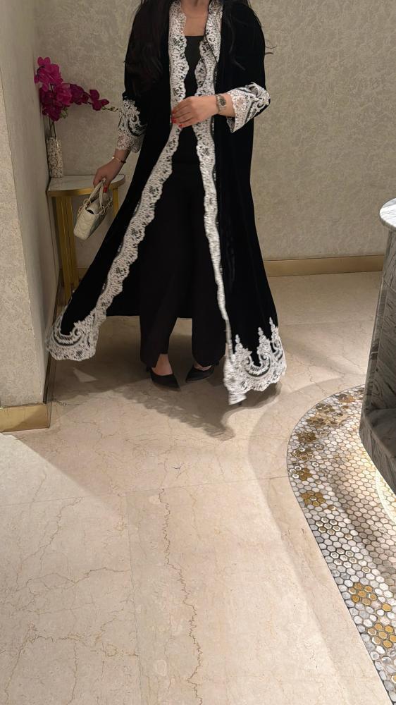 عباية مخمل نسائية شتوية