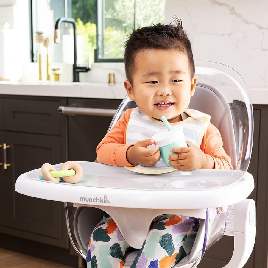 Munchkin C'est Silicon Open Training Cup, BPA Free 4 oz Silicone Drinking Cup with Straw, Unbreakable and Non-slip, Portable and Easy to Clean, Infant/Baby,4 Months and above, Mint