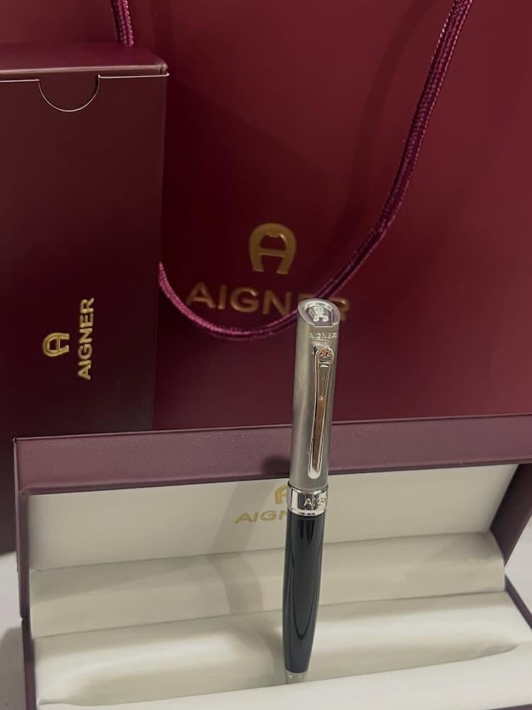 قلم ماركه اقنر مع الملحقات  الاصليه  - اقلام AIGNER
