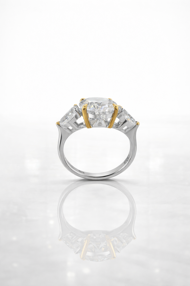 Imperial Aura Oval Ring zircon
